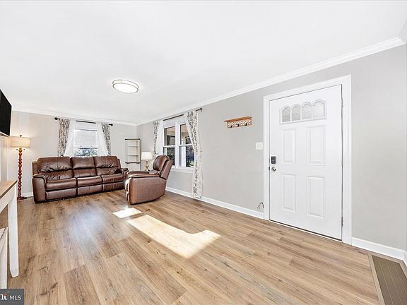 4th image of 11863 Wolfsville Rd