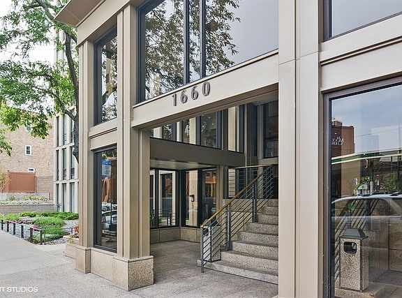 3rd image of 1660 N La Salle St #1607