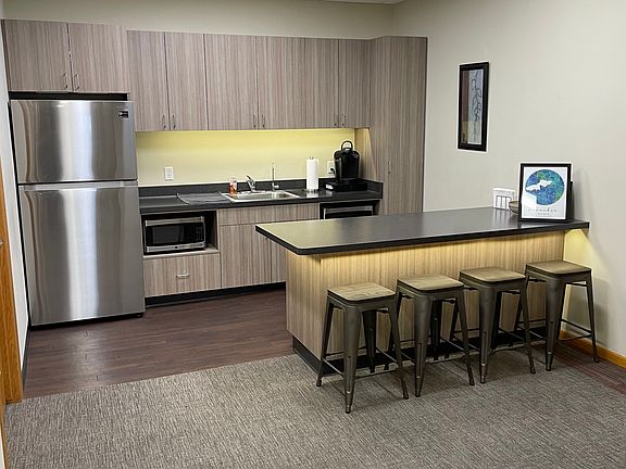 Use of kitchenette, comes with use of refrigerator, reverse osmosis water and ice. Two microwaves