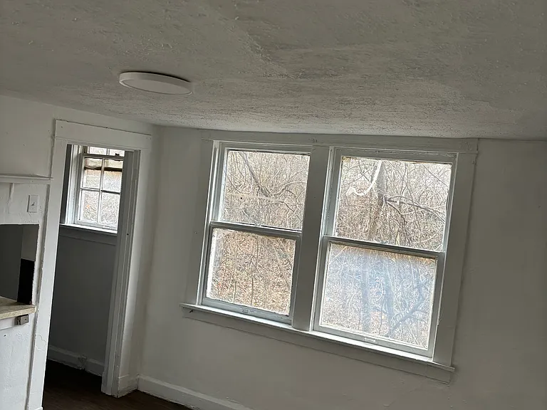 29 Oakwood Rd #2 — Photo 1