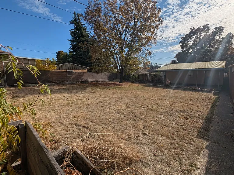 2907 W Princeton Ave — Photo 30