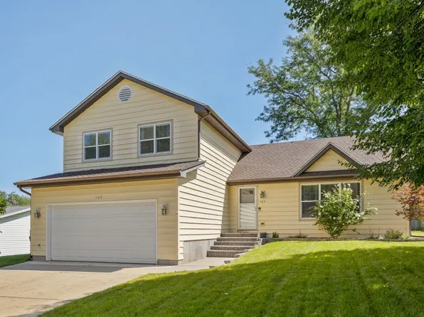 569 Eisenhower St, Marengo, IL 60152