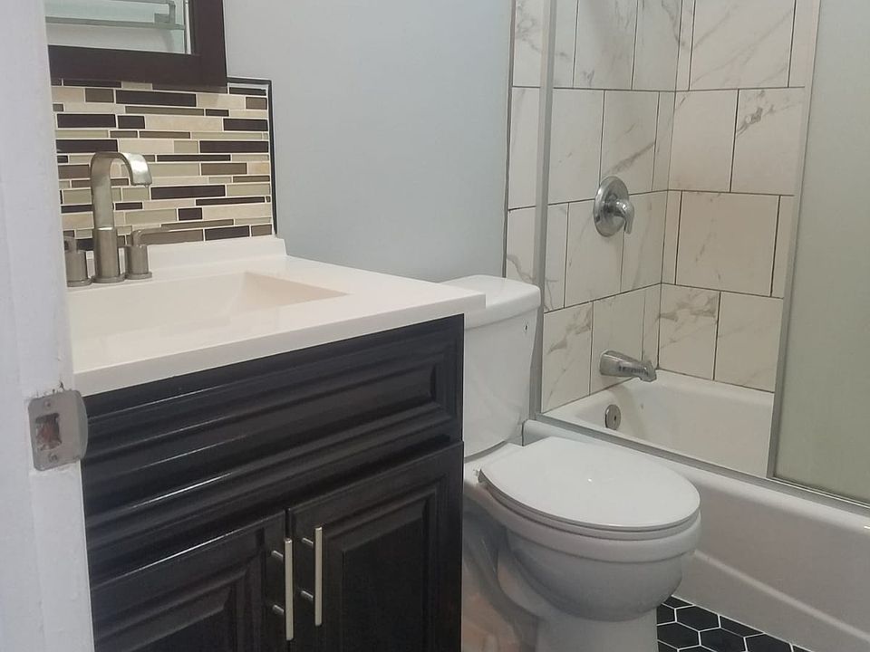 1st image of 1327 S St Andrews Pl APT 11