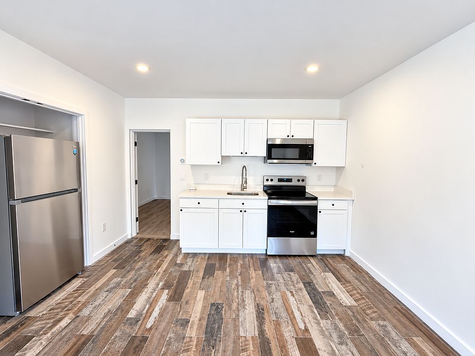 1st image of 289 Central St #2