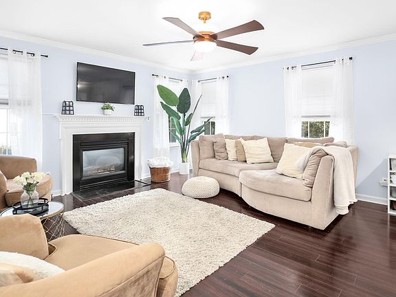 4th image of 10403 Norfolk Way