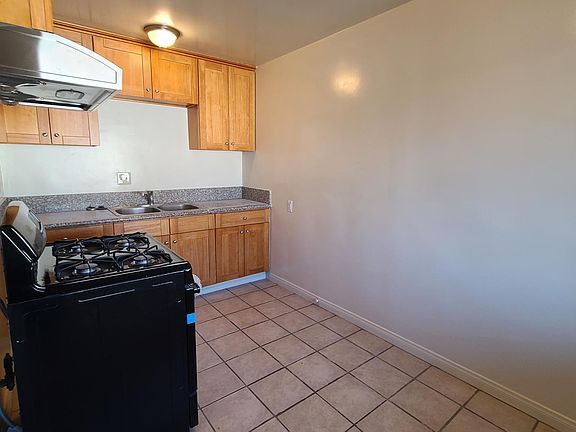 5th image of 5923 1/2 Camellia Ave