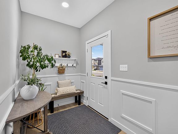 2nd image of 1573 Esaiw Pl NW