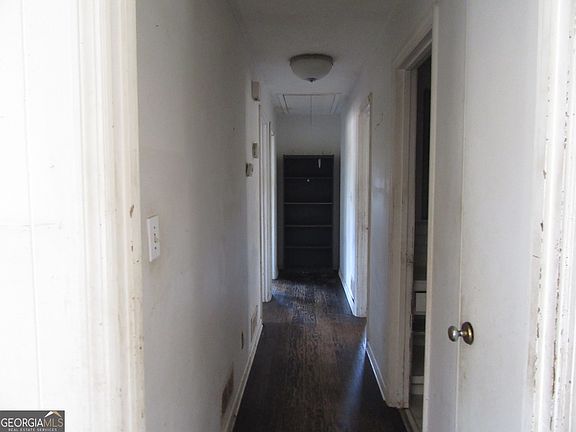 5th image of 4043 Lithia Way