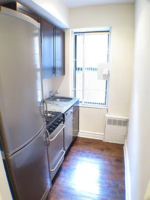 Rented by Glasser Realty LLC | media 7