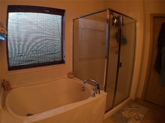 4th image of 5660 Comanche Peak Dr