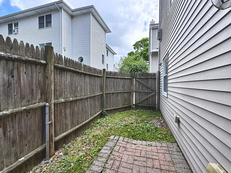 174 Adams St #6 — Photo 26