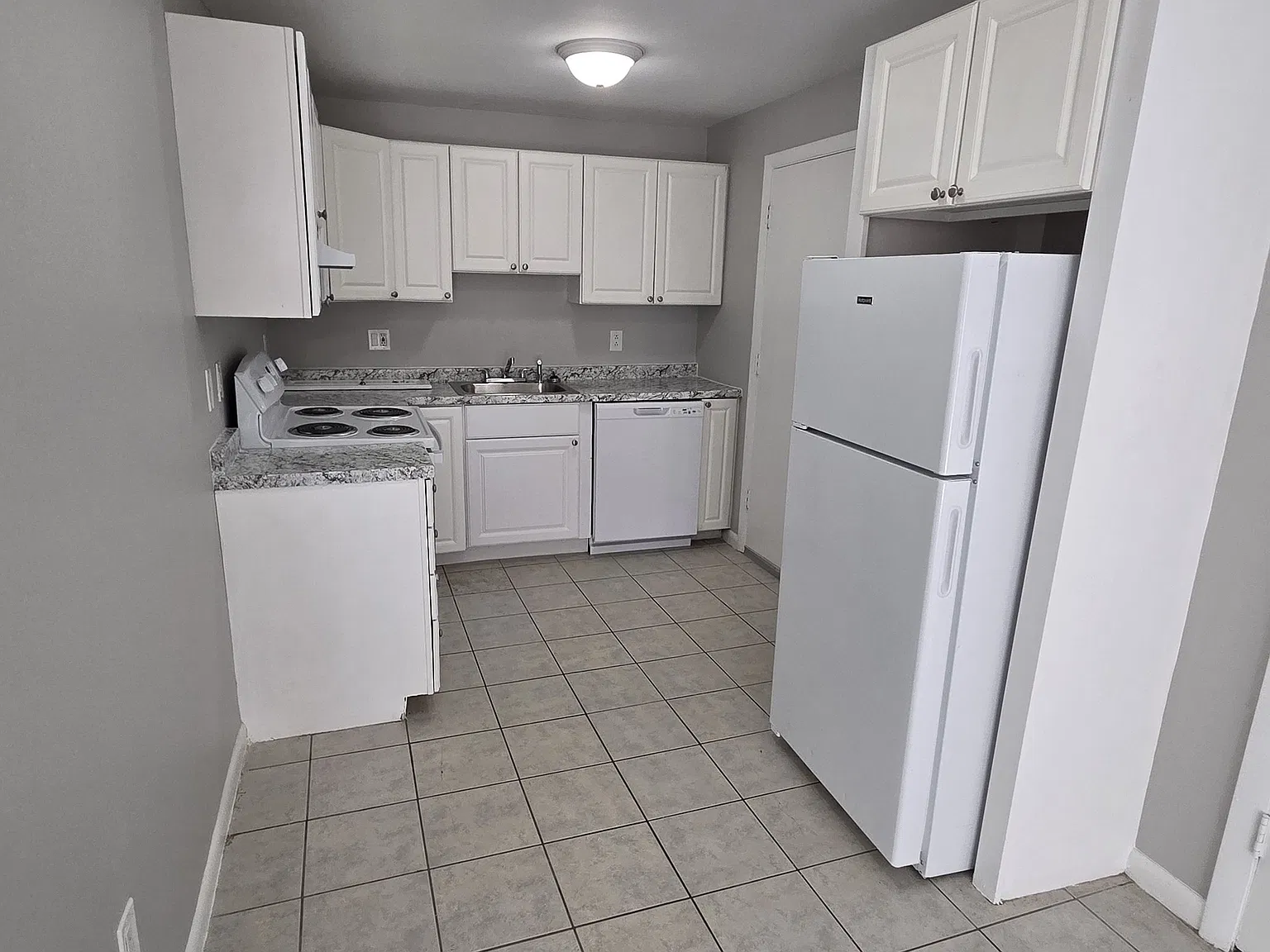 2 bed, 1.0 bath, 700 sqft, $2,500 — Photo 1