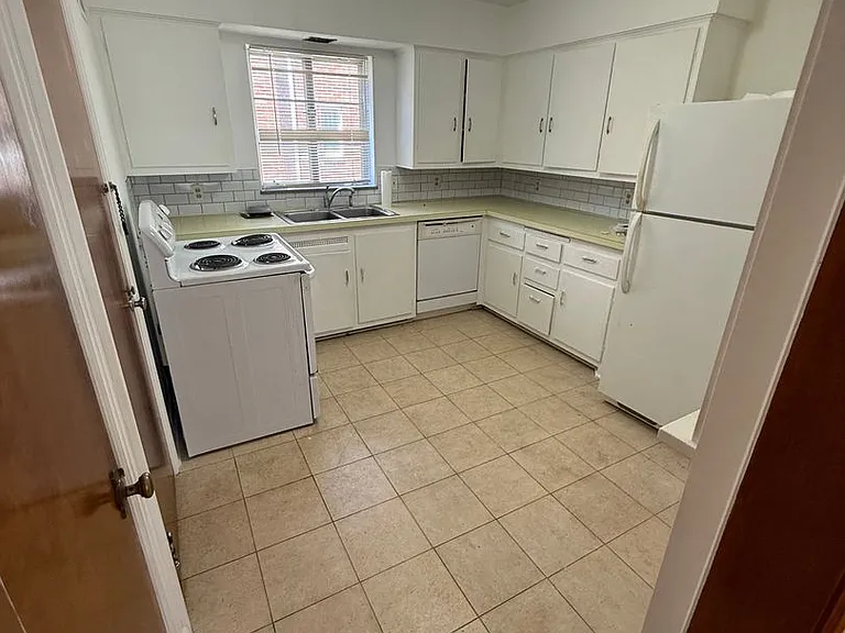 2677 Powhattan Pkwy — Photo 7