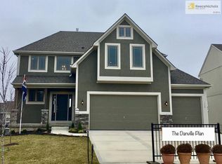 806 S Franklin St, Raymore, MO 64083