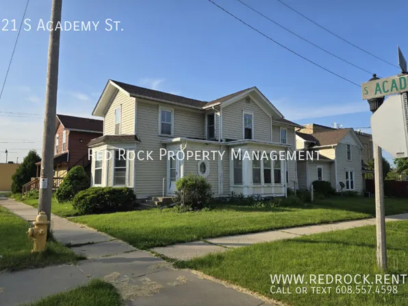 21 S Academy St, Janesville, WI 53548