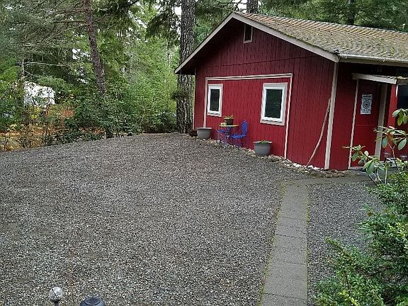 3rd image of 1070 N Colony Surf Dr