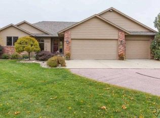 27026 Rolling Thunder Ln, Sioux Falls, SD 57108