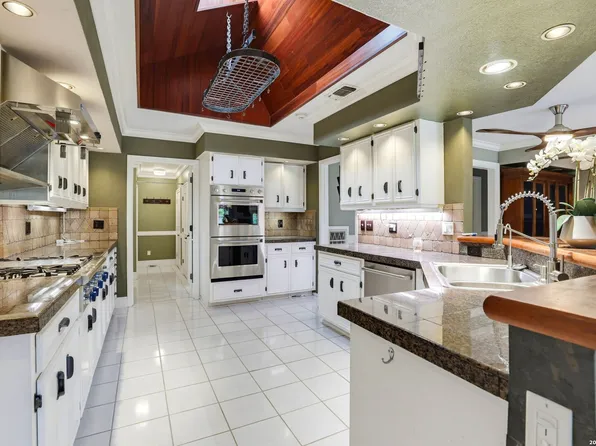 6013 BAYOU BND, Windcrest, TX 78239