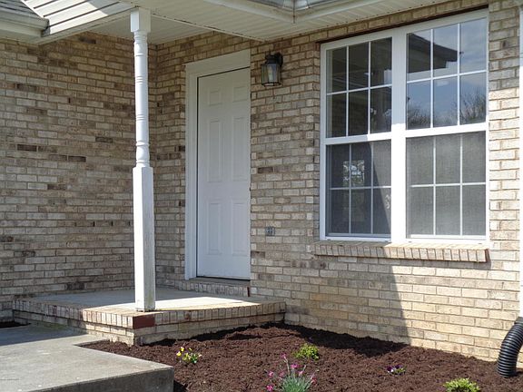 4th image of 207 Cedar Hill Dr