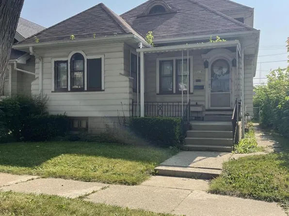 5218 North 36th STREET, Milwaukee, WI 53209