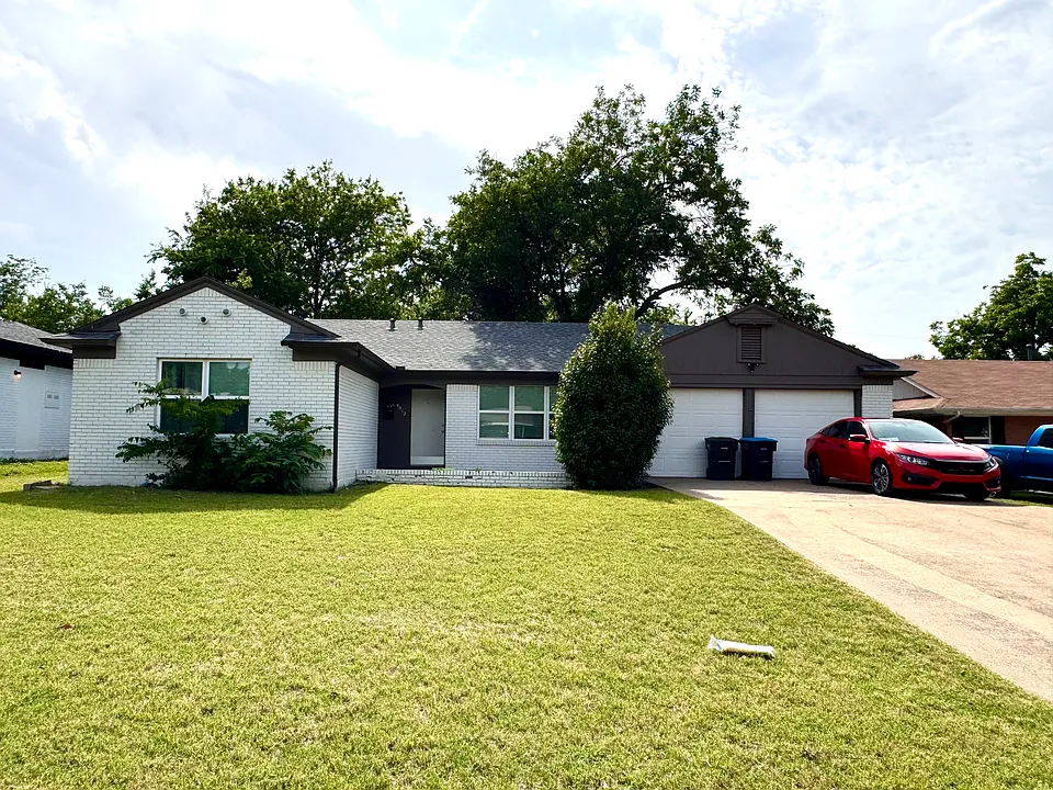 4912 Cockrell Ave