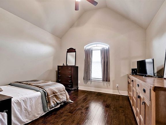 5th image of 4381 Lofty Wood Dr