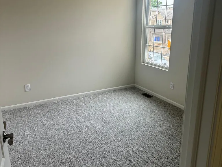 627 Addison Cir — Photo 8