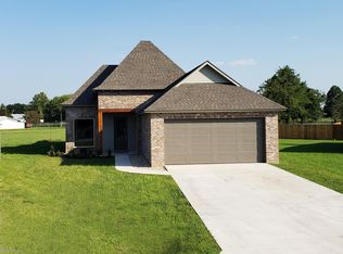 107 Old Heritage Ln, Carencro, LA 70520