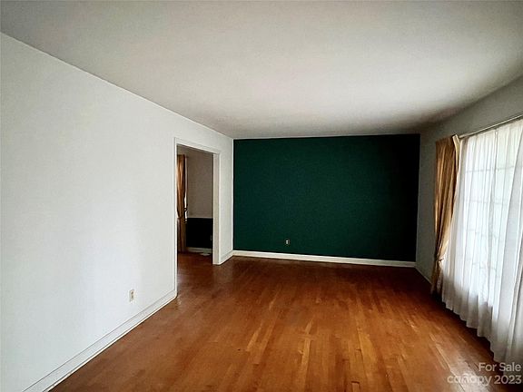 3rd image of 4732 Coronado Dr