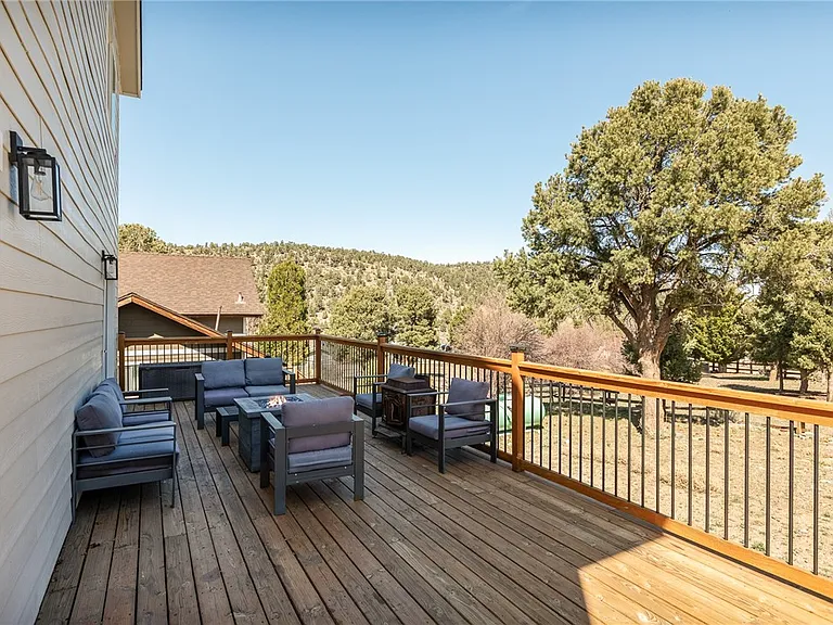 1215 Valley View Dr — Photo 23