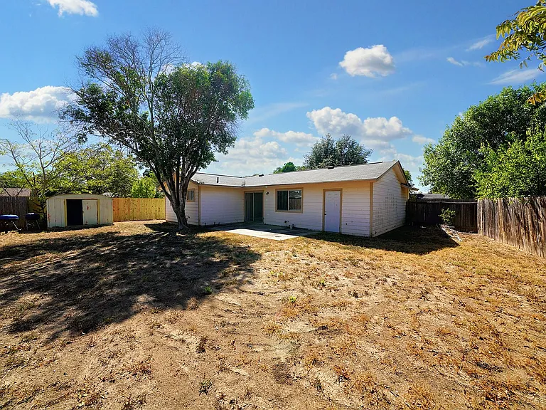 225 Linda Ct — Photo 35