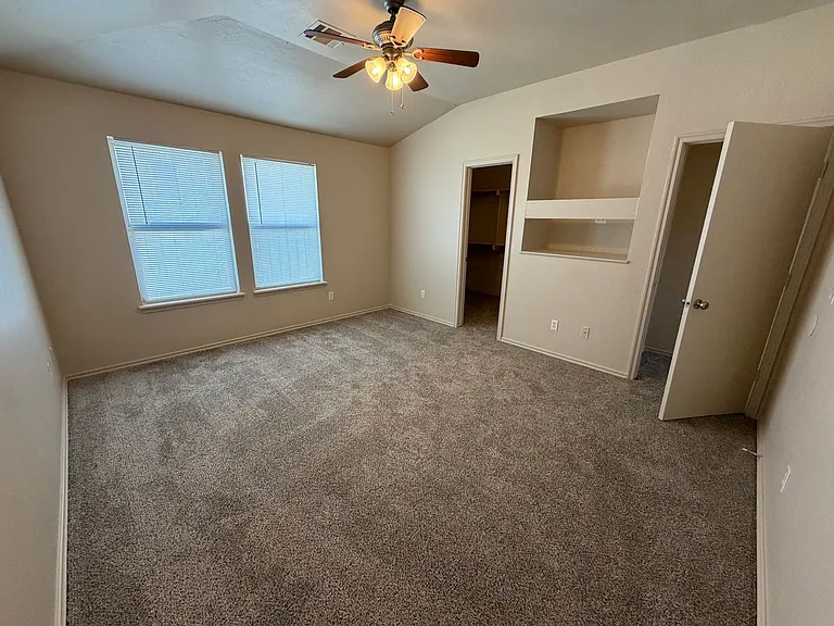 200 Chalmette Dr — Photo 24