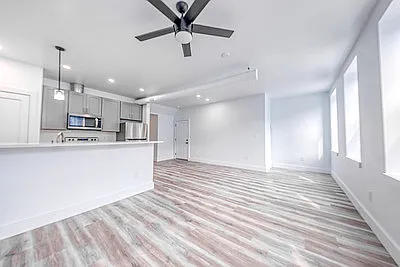 3005-3007 Brereton St #3 — Photo 4