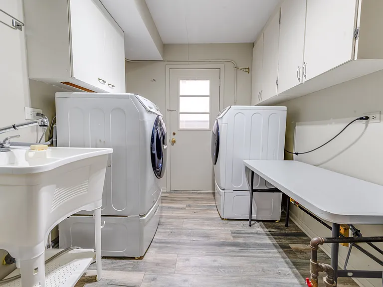 5S735 Park Meadow Dr — Photo 16