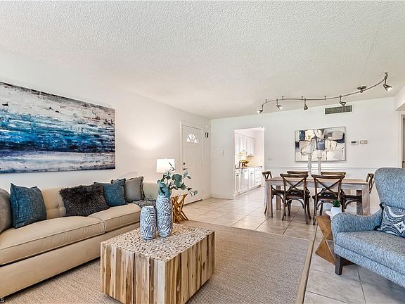2nd image of 522 Broad Ave S #522
