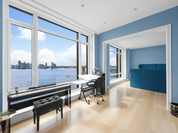 70 Vestry Street image 16 of 31