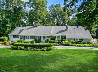 16 Hilltop Cir, Morristown, NJ 07960