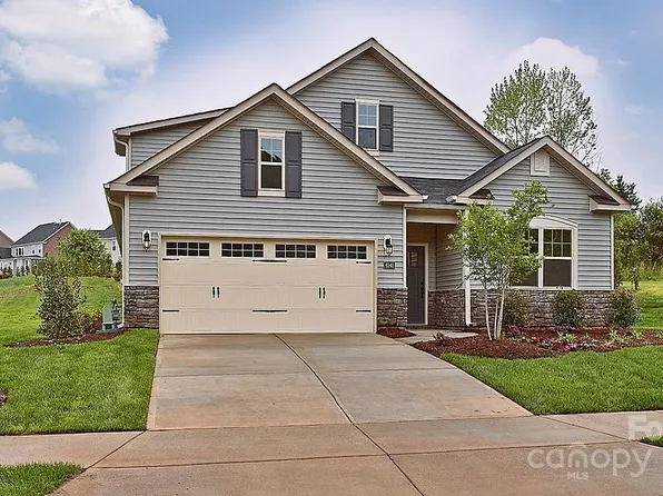 26 Forestdale Rd, Hendersonville, NC 28792