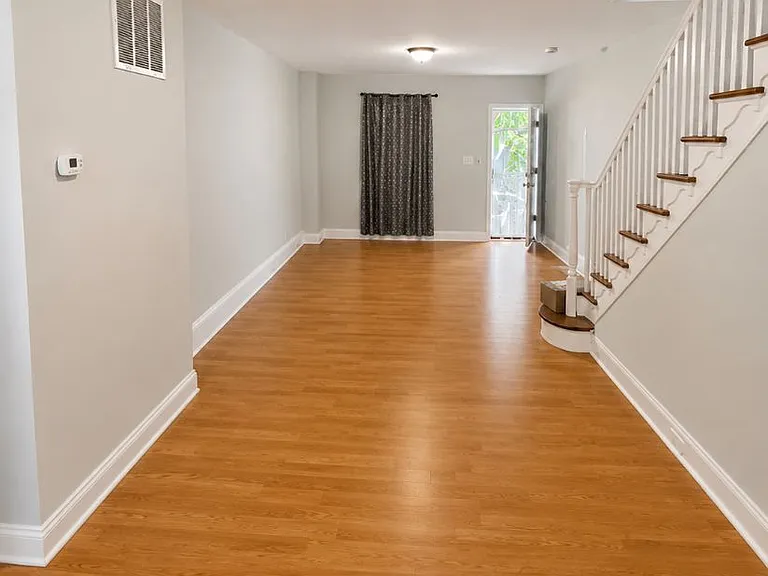 2115 Sigel St — Photo 11