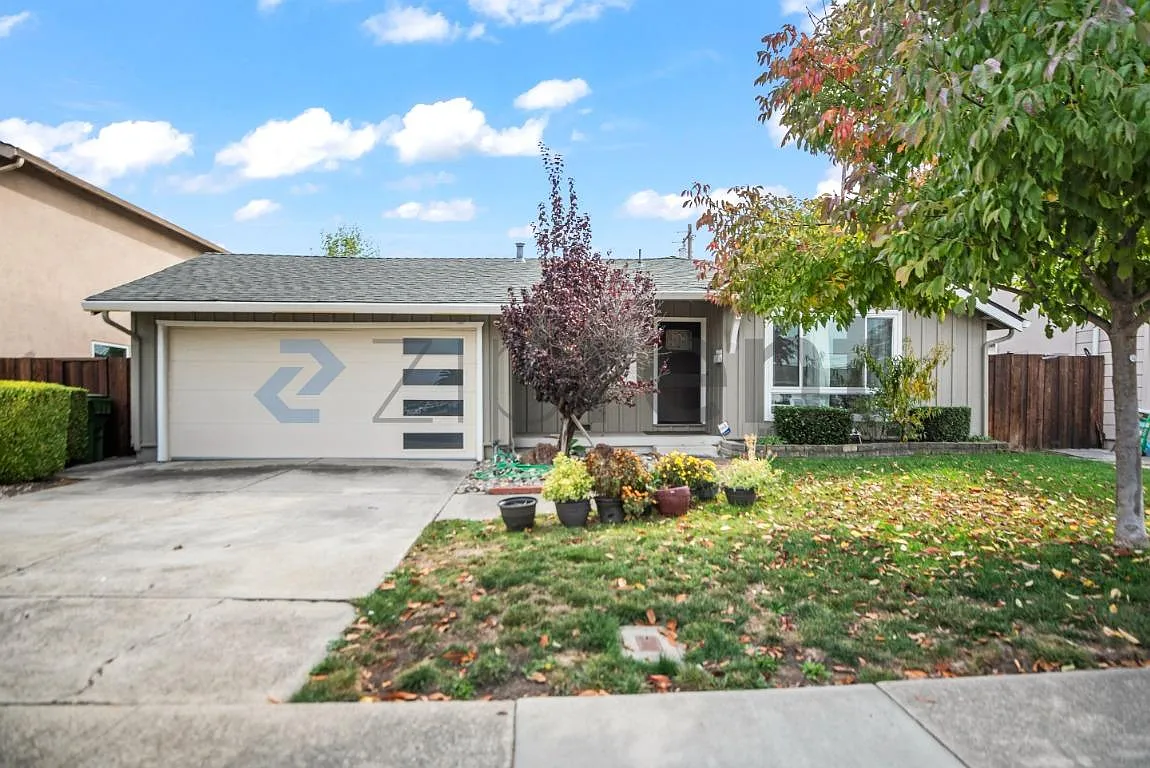 4 bed, 1420 sqft, $5,097 — Photo 1