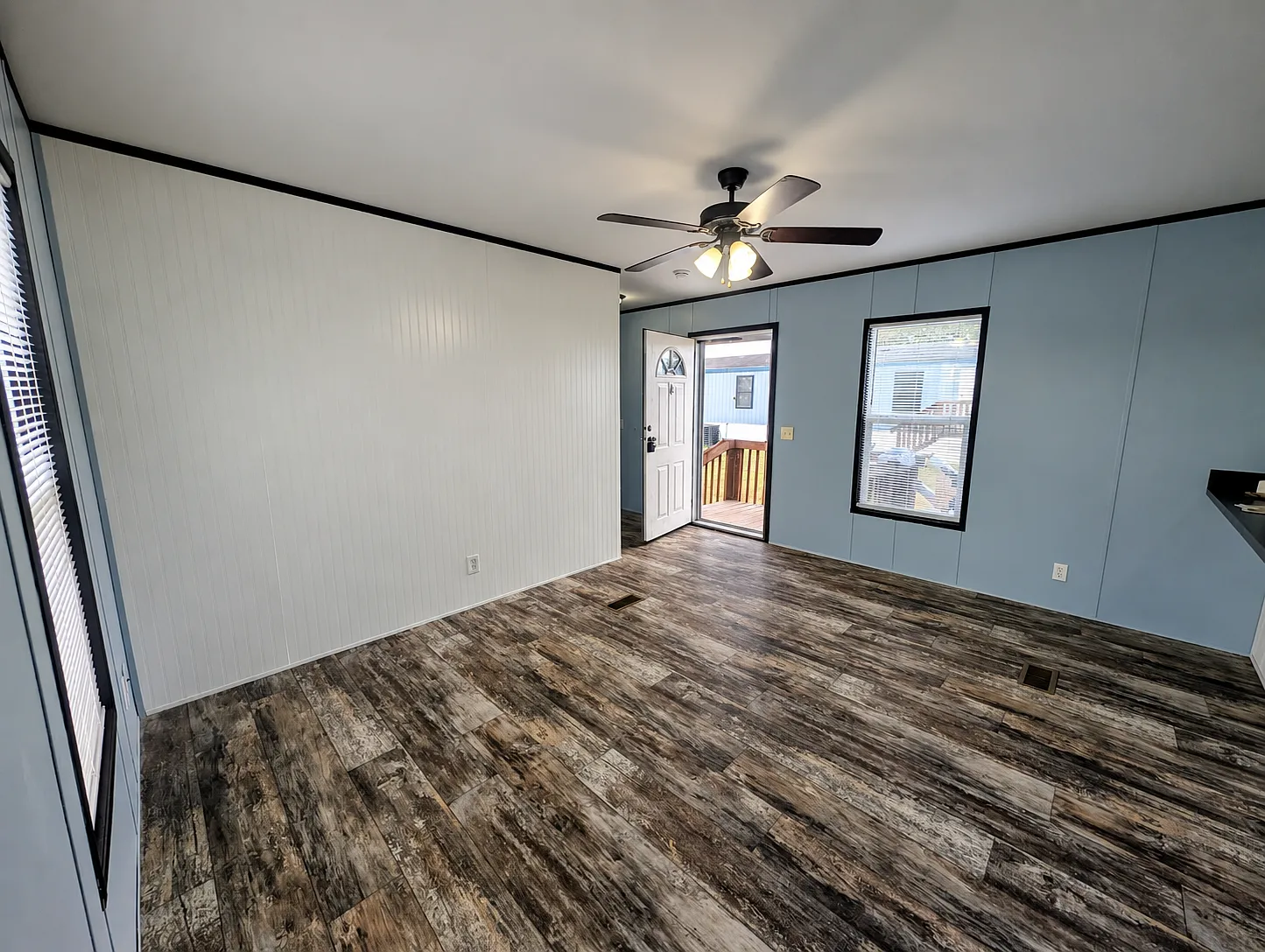 2 bed, 896 sqft, $899 — Photo 2