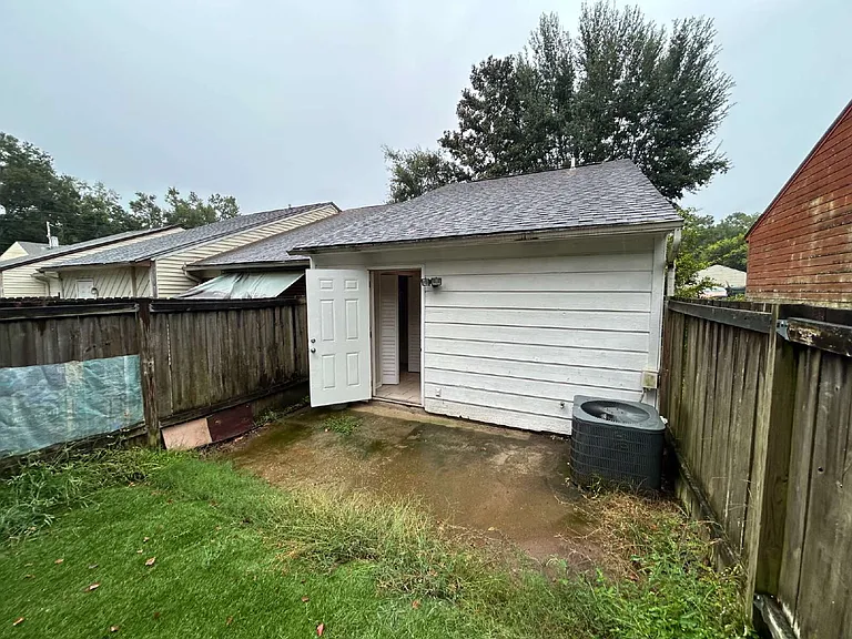 1254 Continental Ct — Photo 16