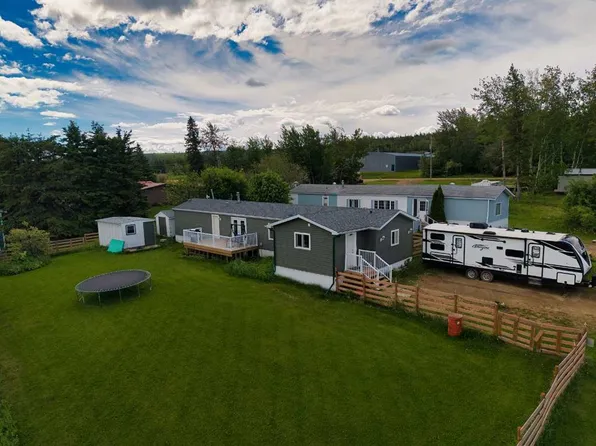 9 W 10th St, Big Lakes County, AB T0G 0W0