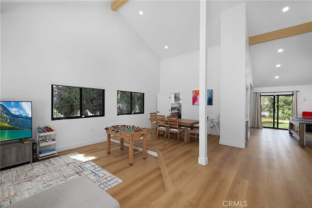 5 bed, 2336 sqft, $6,500 — Photo 1
