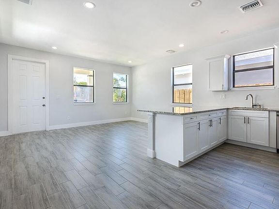 3rd image of 222 N D St