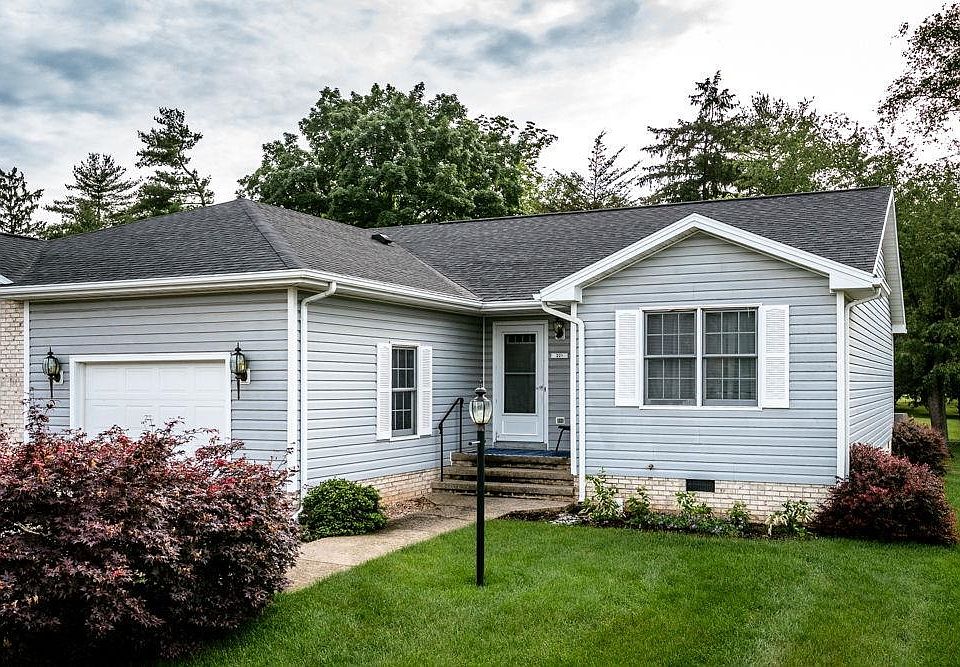1st image of 221 Dogwood Dr