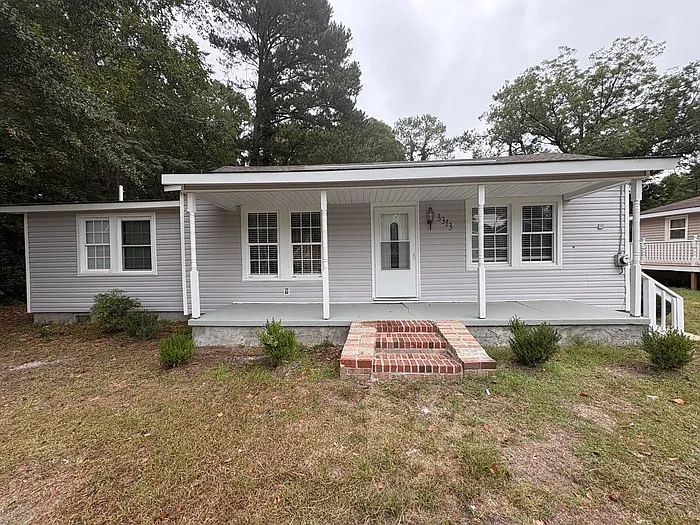 3 bed, 2.0 bath, 1242 sqft, $1,100 — Photo 1