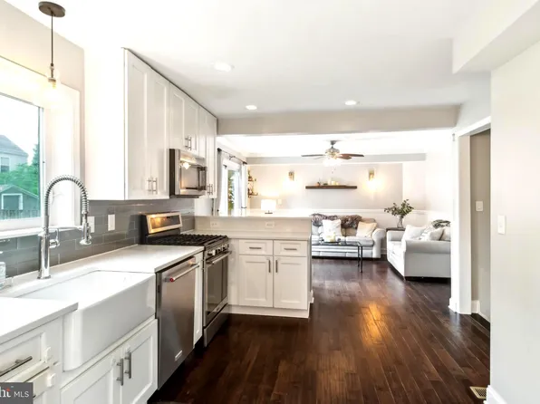 7940 Royal Mint Pl, Pasadena, MD 21122