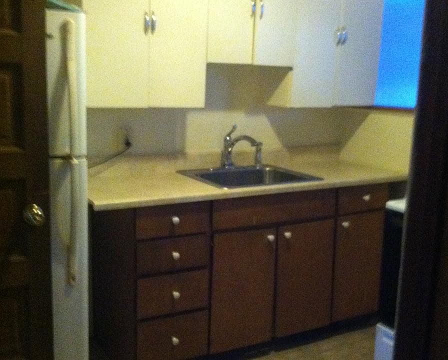 1st image of 323 W Corunna Ave
