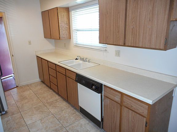 3rd image of 1341 Morse Ave